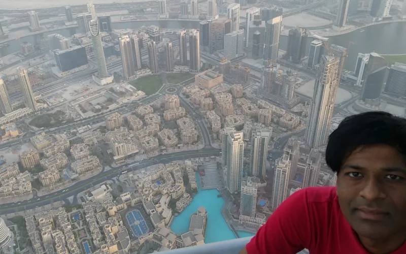 DISCOVER DUBAI FROM TOP OF BURJ KHALIFA @ OBSERVATION DECK 555.7 m ABOVE
