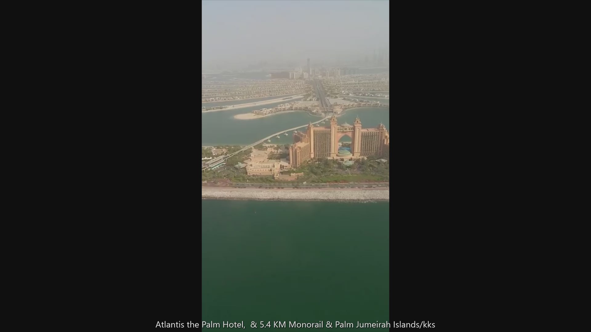 PALM JUMEIRAH : THE WORLD´S LARGEST ARTIFICIAL ISLAND FROM AIR !