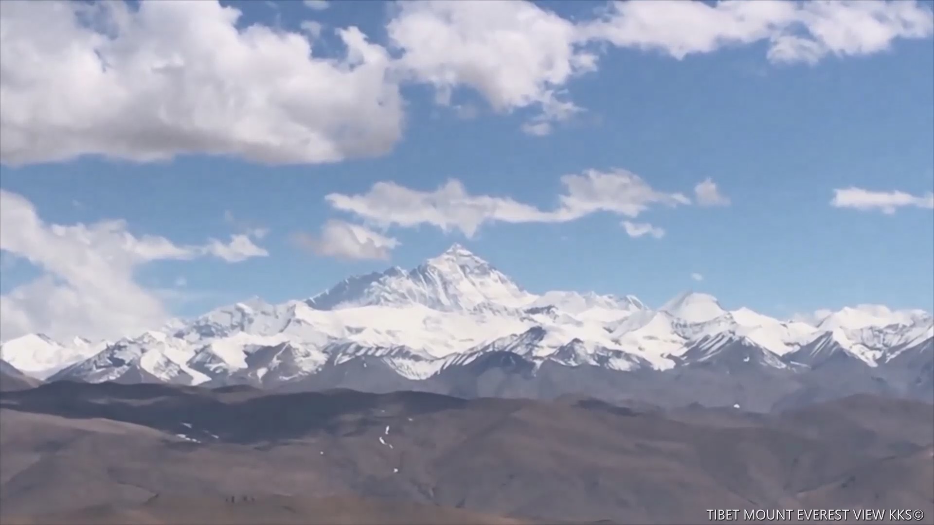 MOUNT EVEREST-SPECTACULAR VIEWS FROM  THE GA WU LA PASS