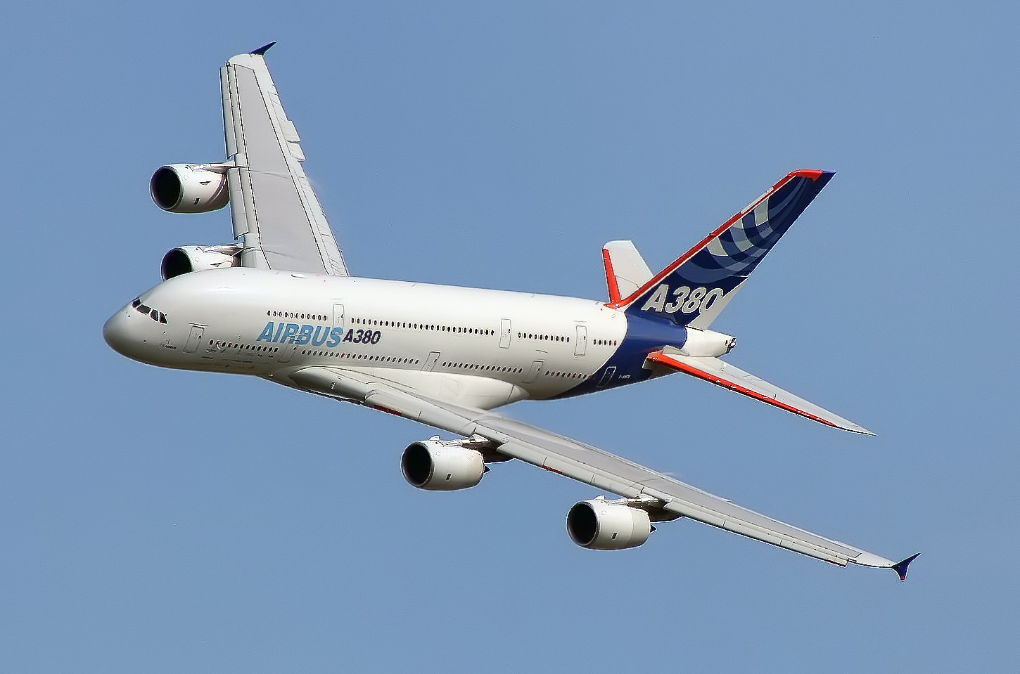 AIRBUS A380 : LARGEST, LATEST & BEST AIRCRAFT 1